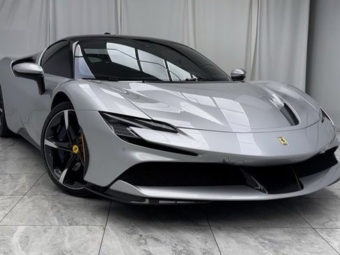 Used 2021 Ferrari SF90 Stradale image 1