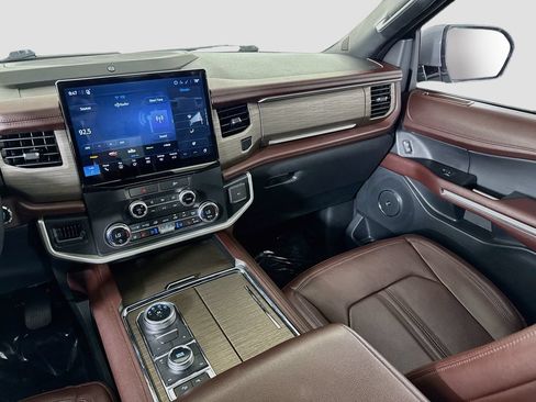 Used 2022 Ford Expedition Max Limited AWD/4WD image 24