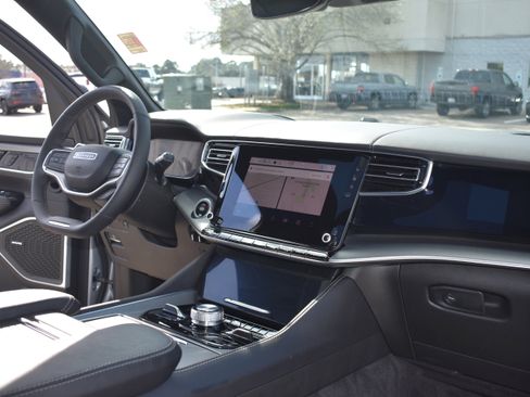 Used 2024 Jeep Wagoneer Series II w/ Convenience Group I image 37