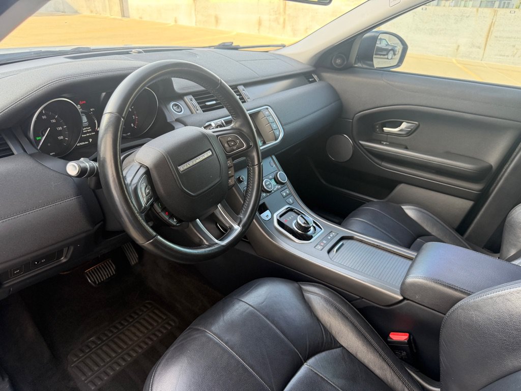 Used 2018 Land Rover Range Rover Evoque SE AWD/4WD image 11