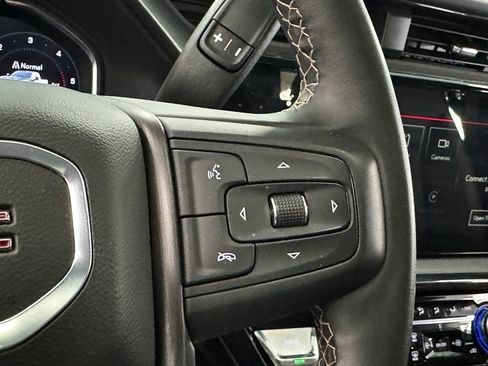 Used 2025 GMC Sierra 2500 AT4 image 25