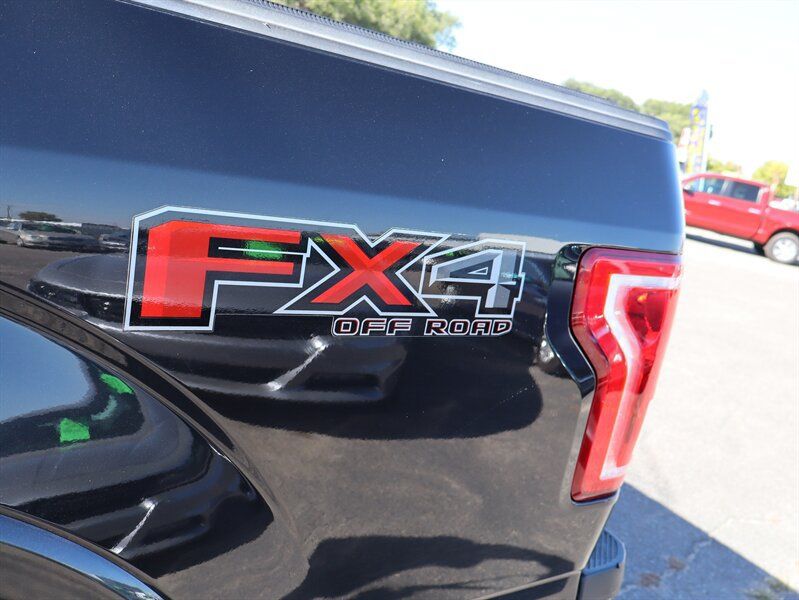 Used 2017 Ford F150 XLT w/ Equipment Group 301A Mid AWD/4WD image 22