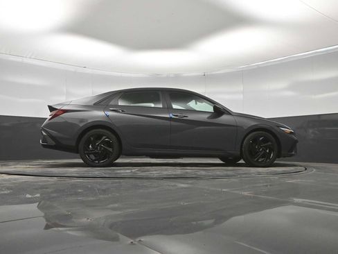 New 2026 Hyundai Elantra SEL Sport FWD image 39