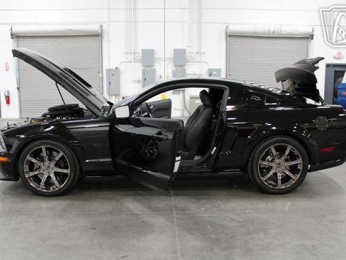Used 2009 Ford Mustang GT image 36