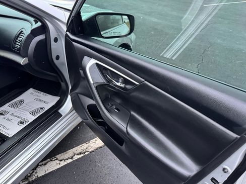 Used 2018 Nissan Altima 2.5 S w/ S Convenience Package image 24