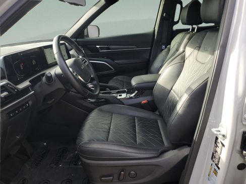 Used 2023 Kia Telluride EX X-Line image 18