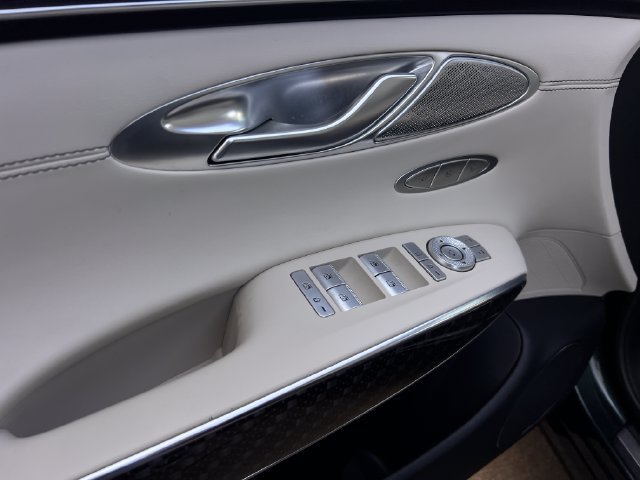Used 2022 Genesis GV70 3.5T Sport w/ Sport Prestige Package AWD/4WD image 11