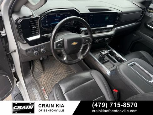Used 2022 Chevrolet Silverado 1500 LTZ AWD/4WD image 9