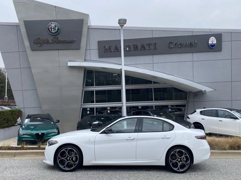 Used 2024 Alfa Romeo Giulia Ti image 8