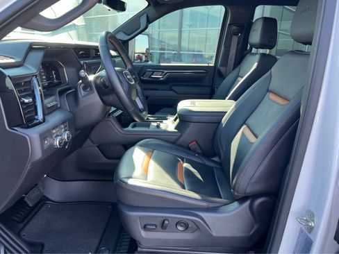 Used 2025 GMC Sierra 3500 AT4 w/ AT4 Premium Plus Package image 28