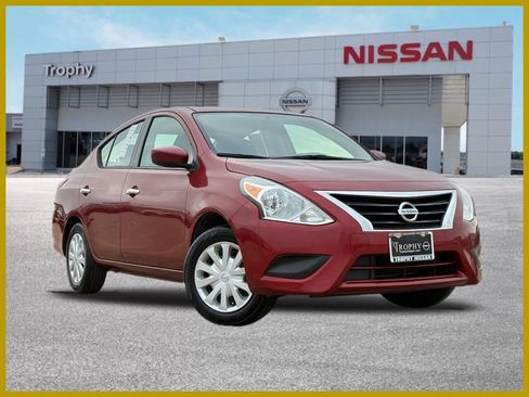 Used 2019 Nissan Versa SV image 1