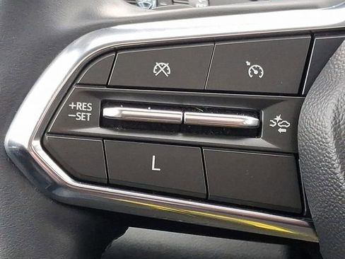 Used 2025 Chevrolet Equinox LT w/ Convenience Package II image 21