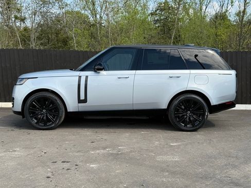 New 2025 Land Rover Range Rover SE AWD/4WD image 2