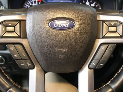 Used 2019 Ford Expedition Platinum image 25