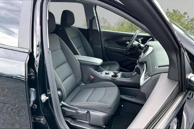 Used 2024 GMC Terrain SLE w/ Elevation Edition FWD image 7