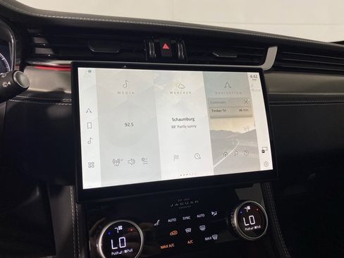 Used 2025 Jaguar F-PACE R-Dynamic S image 13