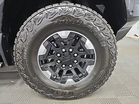 New 2025 GMC Hummer EV 3X w/ Extreme Off-Road Package image 50