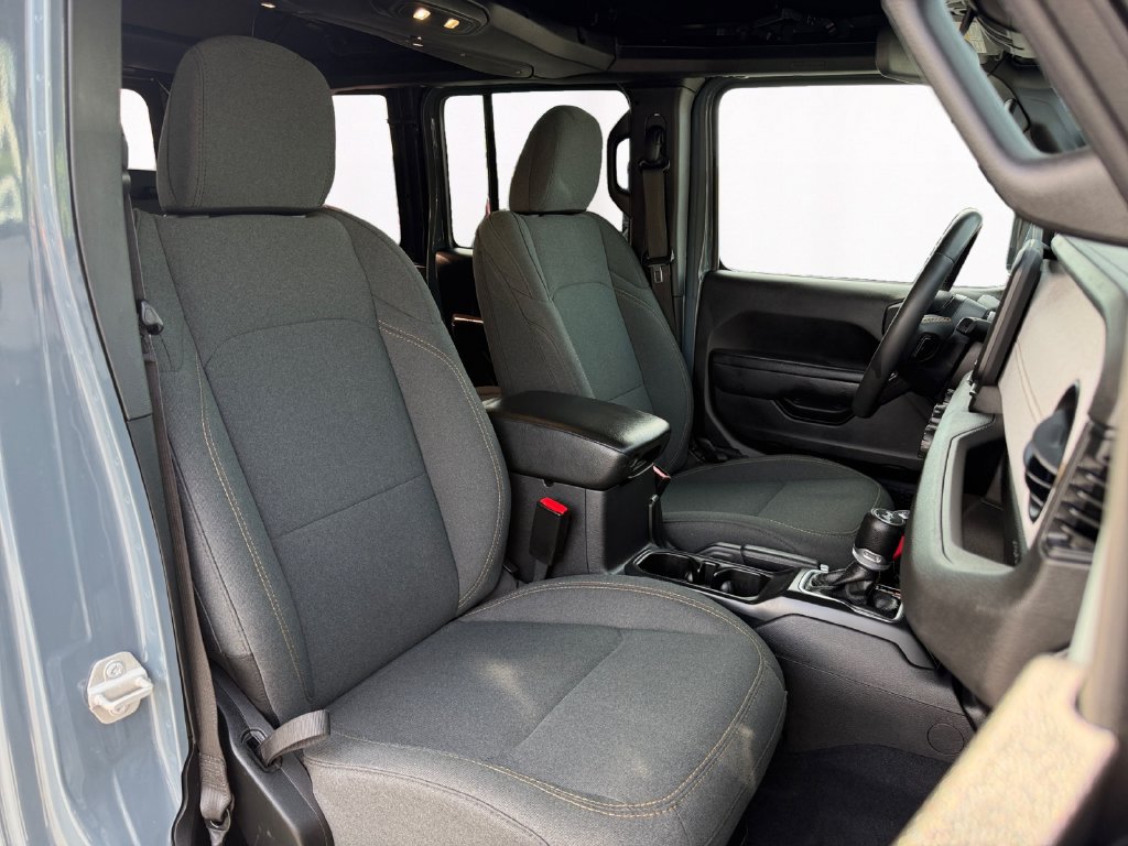 Used 2024 Jeep Wrangler Unlimited AWD/4WD image 15