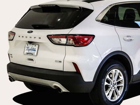 Used 2020 Ford Escape SE image 6