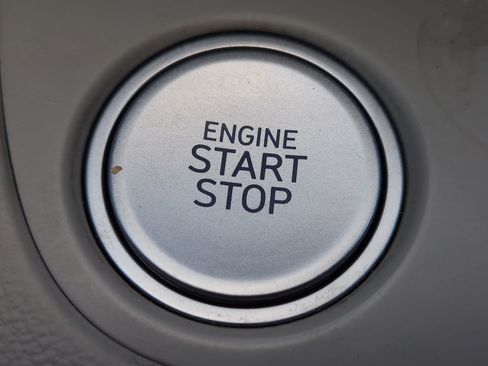 Used 2024 Hyundai Elantra Limited FWD image 21