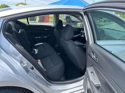 Certified 2022 Nissan Altima 2.5 SV FWD image 16