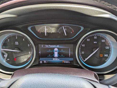 Used 2017 Buick Envision Essence FWD image 29