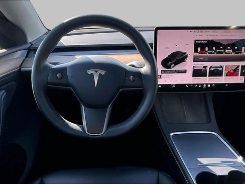 Used 2023 Tesla Model Y AWD image 5