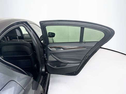 Used 2021 BMW 540i w/ M Sport Package image 33