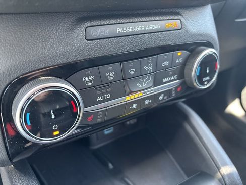 Used 2022 Ford Escape SEL w/ Technology Package FWD image 33