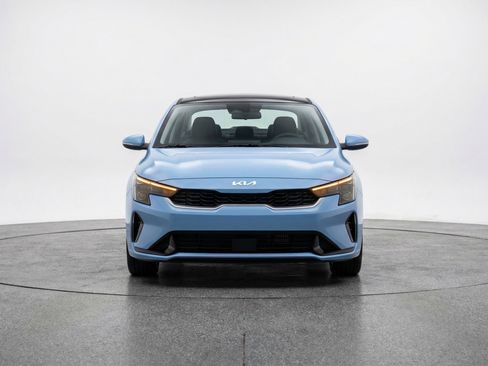 Used 2025 Kia K4 LXS image 2