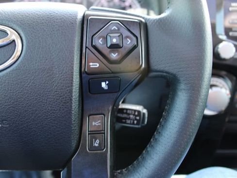 Used 2021 Toyota 4Runner TRD Off-Road Premium w/ Moonroof Package AWD/4WD image 22