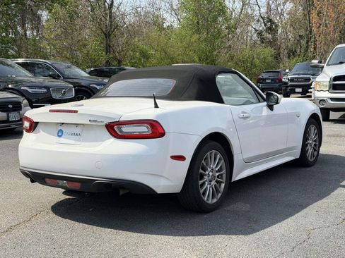 Used 2017 FIAT 124 Spider Classica image 2