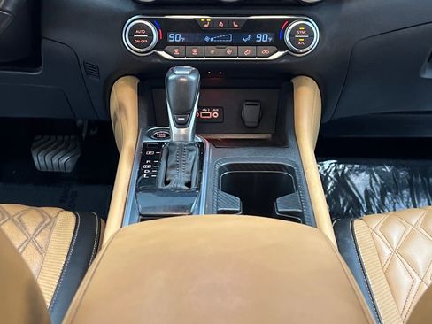 Used 2022 Nissan Sentra SV w/ SV Premium Package image 31