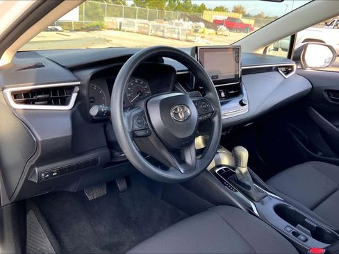 Used 2025 Toyota Corolla LE image 16