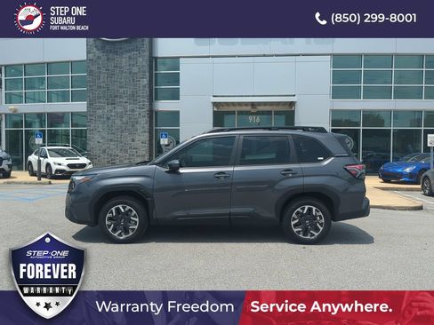 Used 2026 Subaru Forester Premium AWD/4WD image 4