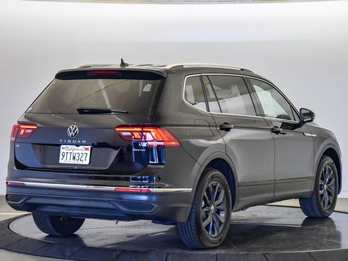 Used 2024 Volkswagen Tiguan SE image 5