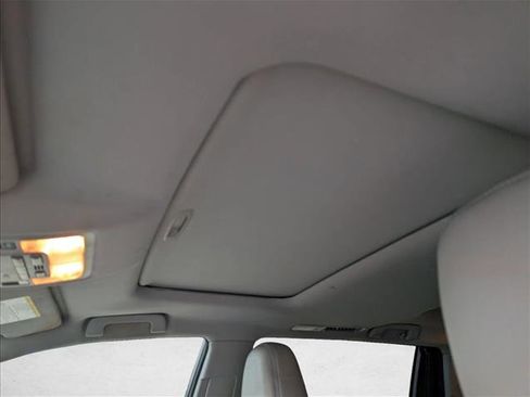 Used 2017 Toyota Highlander XLE image 15