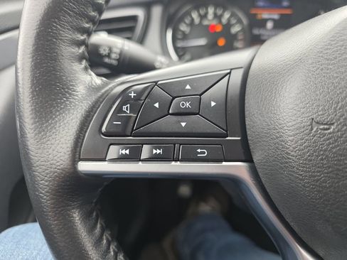 Used 2020 Nissan Rogue SV image 22