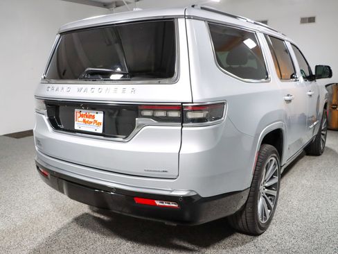 Used 2022 Jeep Grand Wagoneer Series II w/ Convenience Group III image 7