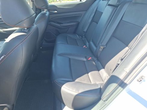 Used 2024 Nissan Altima 2.5 SR image 16