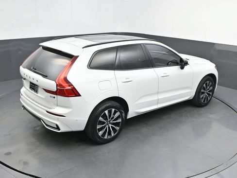 Certified 2024 Volvo XC60 B5 Plus w/ Protection Package Premier AWD/4WD image 28