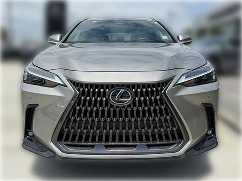 Used 2025 Lexus NX 250 FWD w/ Towing Package (2000 Lbs) image 2