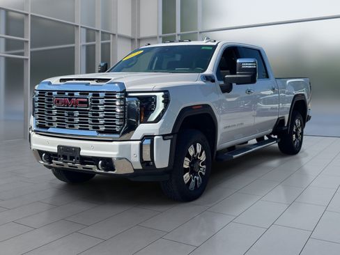 Used 2024 GMC Sierra 2500 Denali w/ Denali Reserve Package AWD/4WD image 1