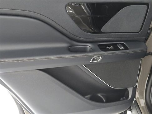 New 2026 Lincoln Aviator 2WD image 21