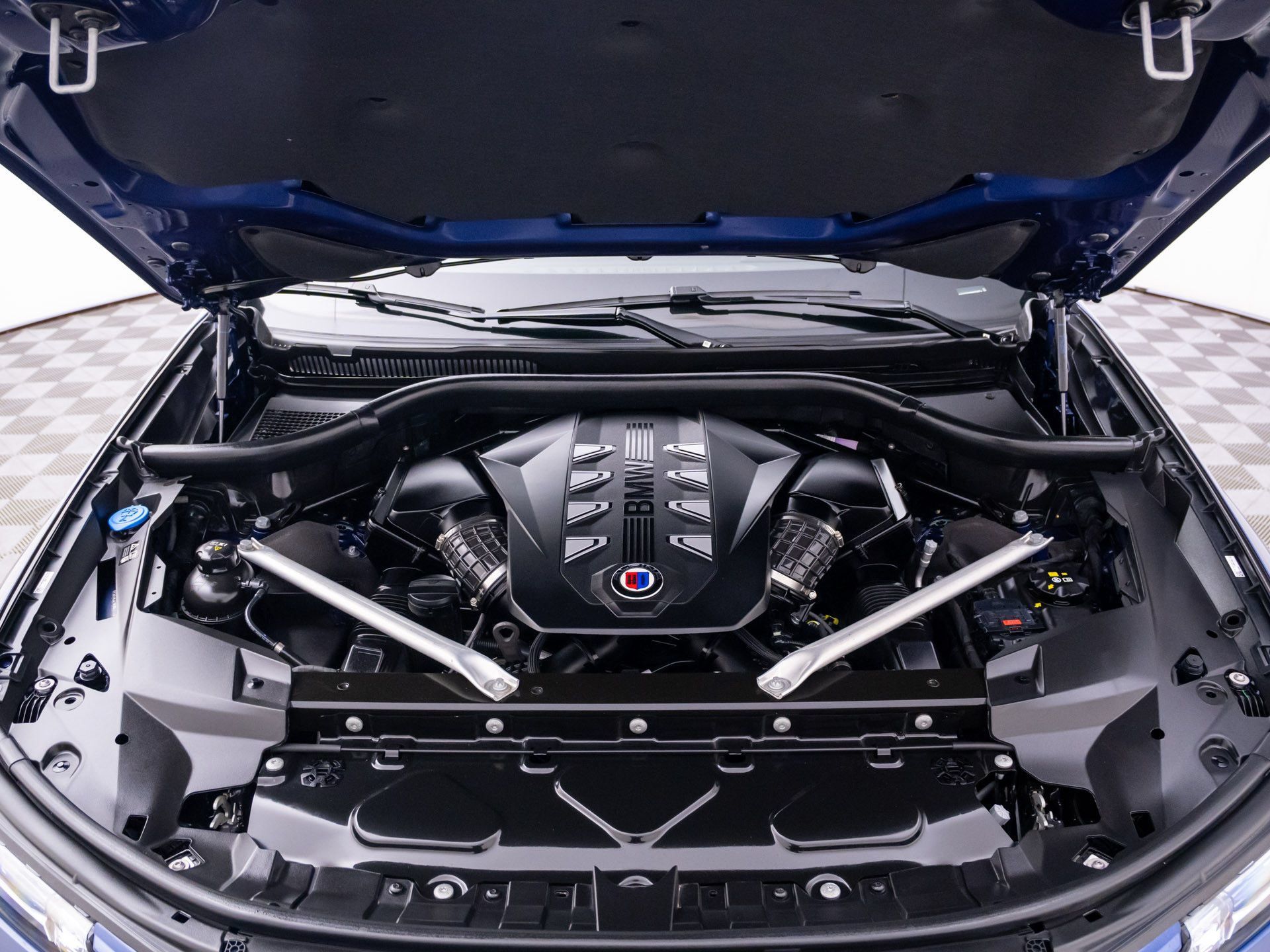 Used 2024 BMW ALPINA XB7 AWD/4WD image 37