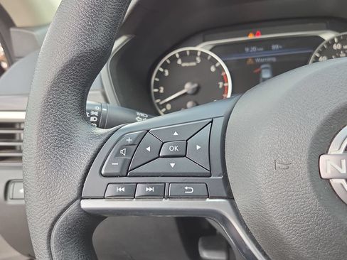 Used 2024 Nissan Altima 2.5 SV FWD image 18