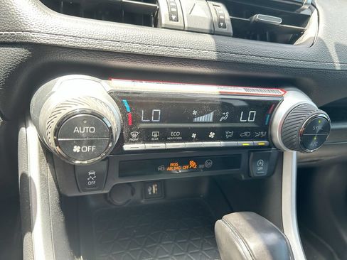 Used 2025 Toyota RAV4 XLE Premium FWD image 18