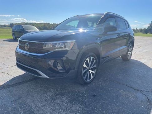 Used 2024 Volkswagen Taos SE image 7