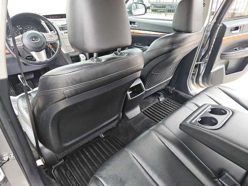 Used 2011 Subaru Outback 3.6R Limited w/ PWR Moonroof Pkg image 28
