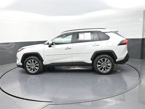 Used 2025 Toyota RAV4 Limited image 4